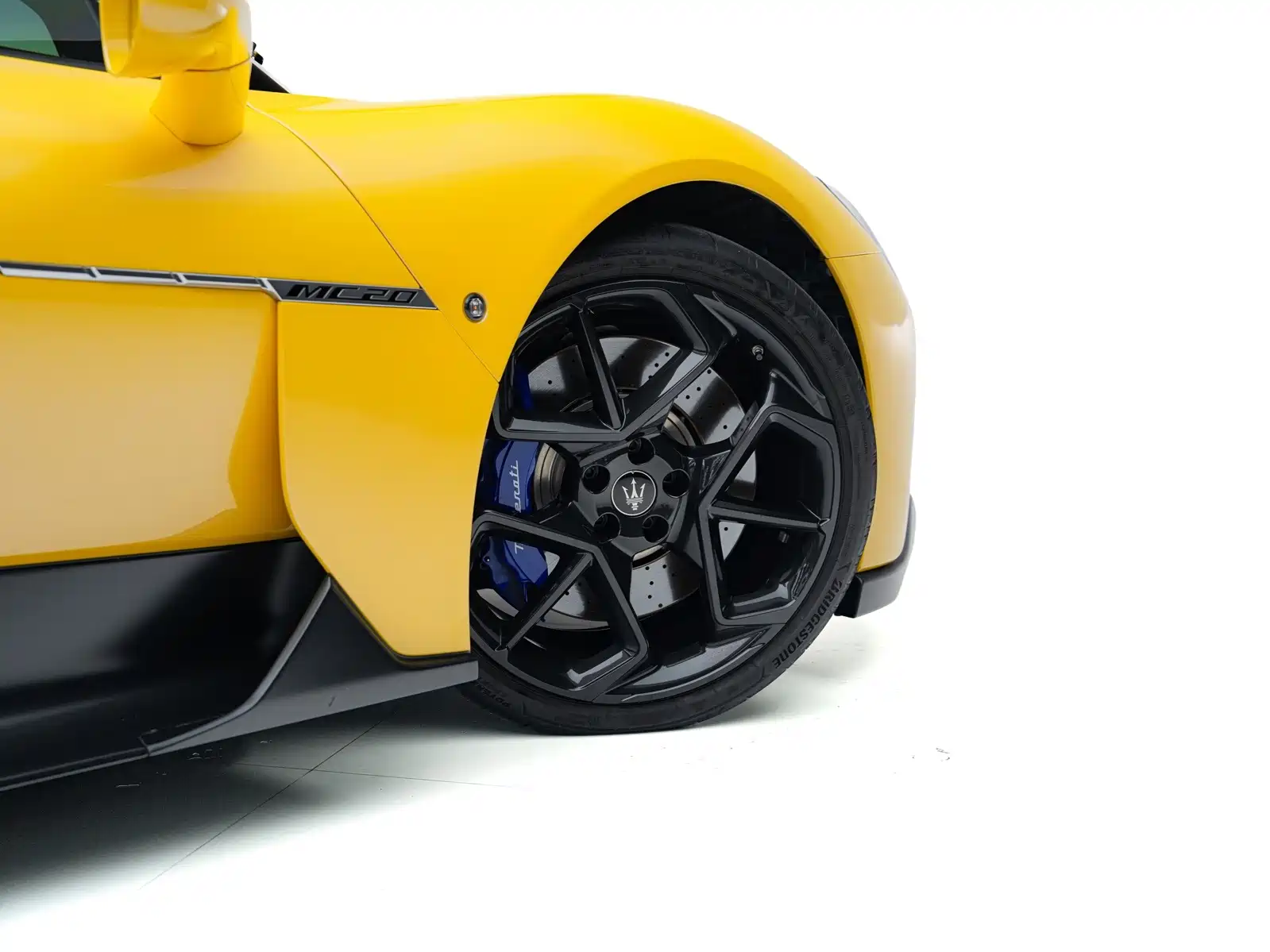 Photo 9 - Maserati MC20