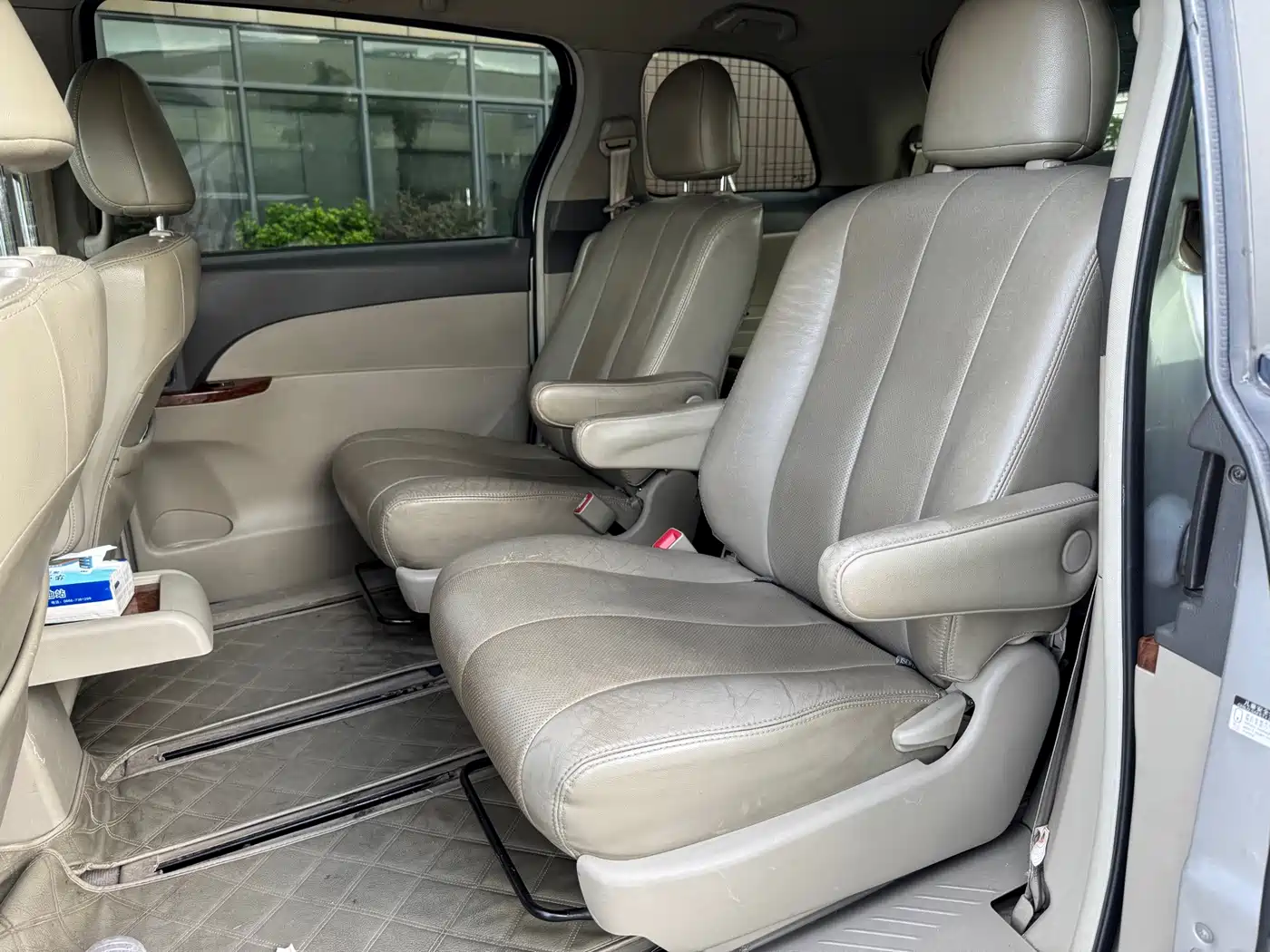 BYD M6 2013 2013 2.4L Automatic Premium