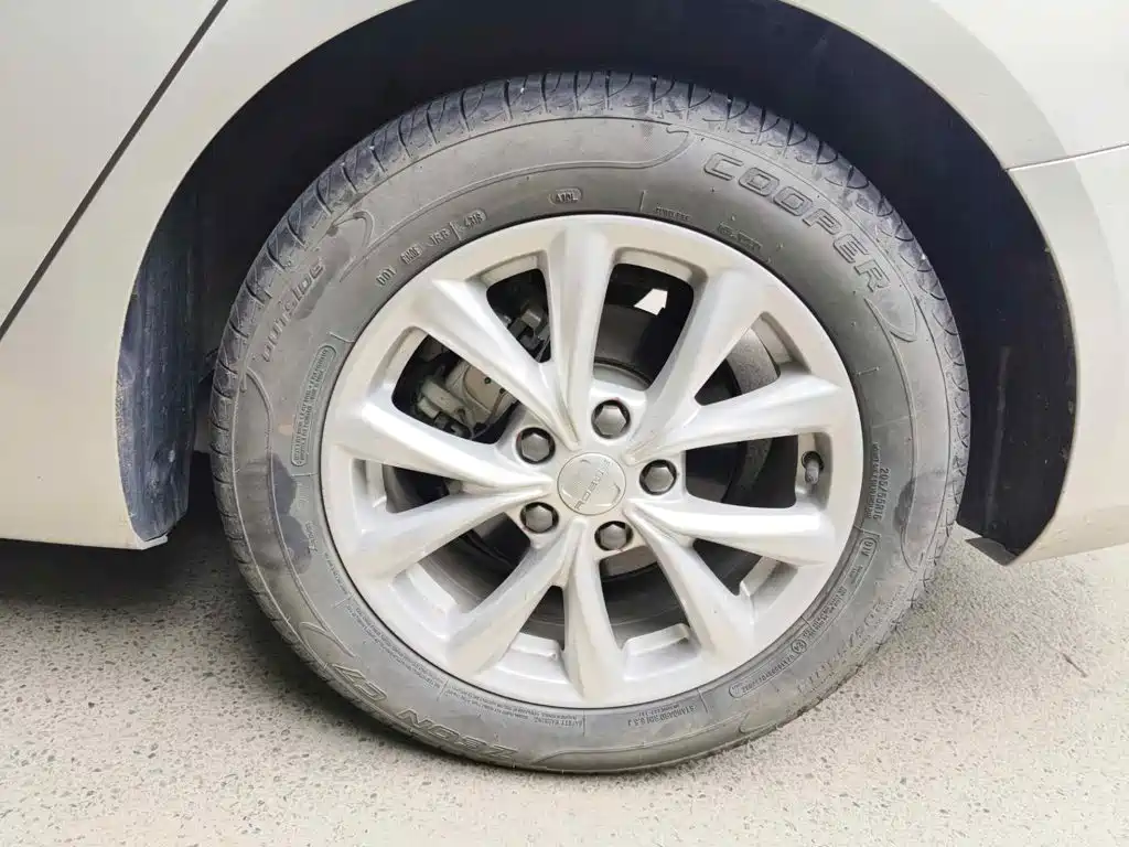 Roewe i5 2018 2019 1.5L Auto 4G-Connected Langyue Edition