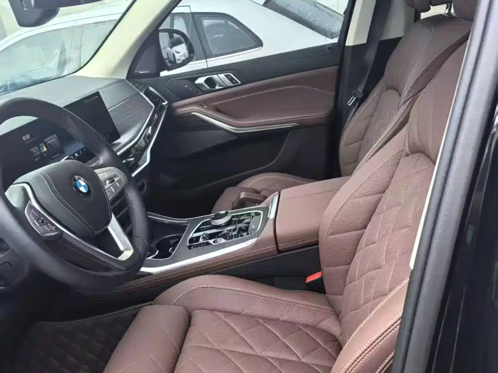 BMW X7 2024 2023 xDrive40i Leading Luxury Package