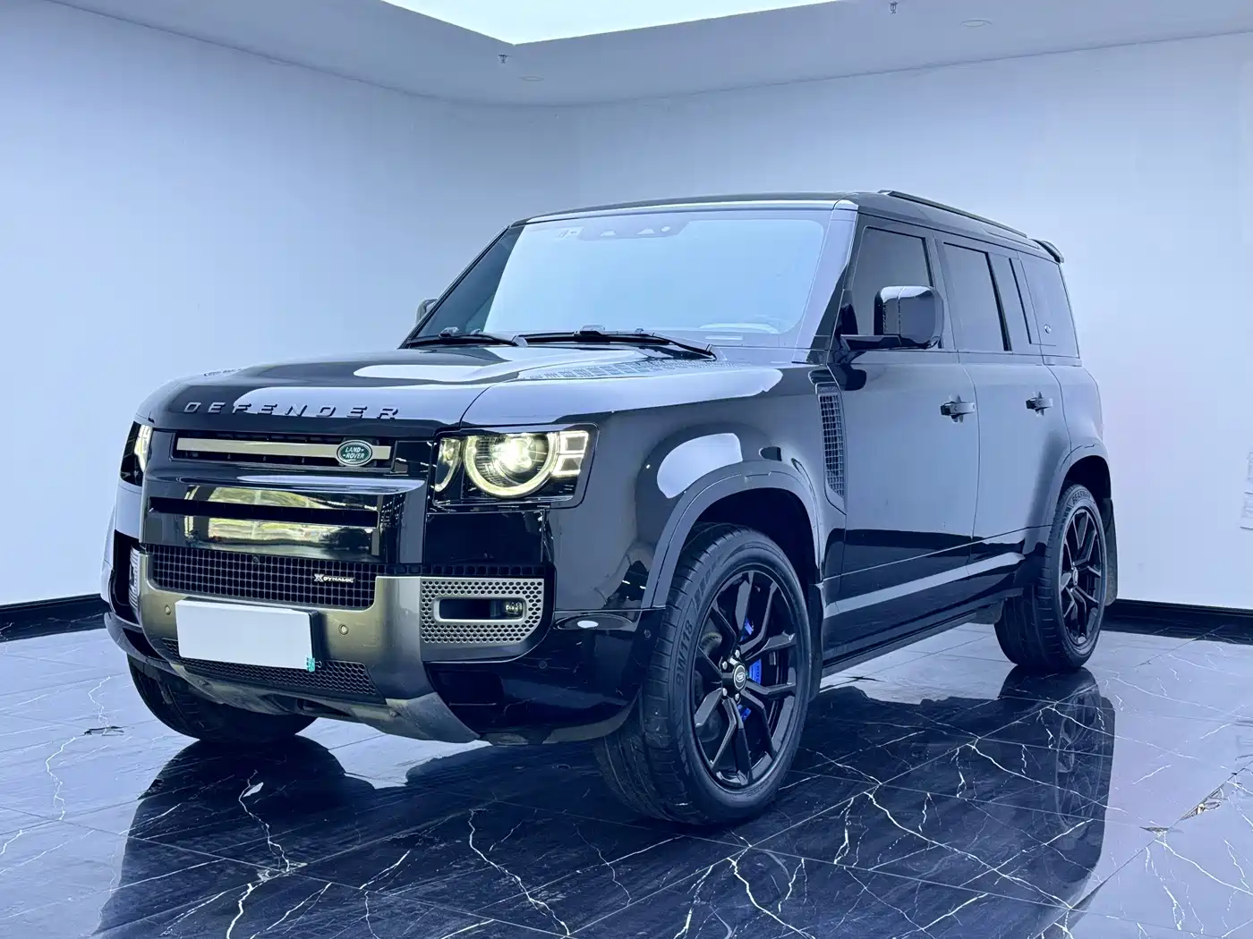 Photo 1 - Land Rover Defender