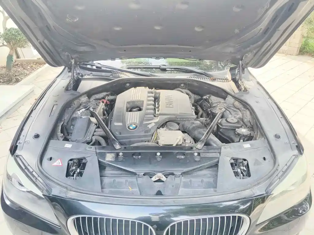 صورة 3 - BMW 7 Series