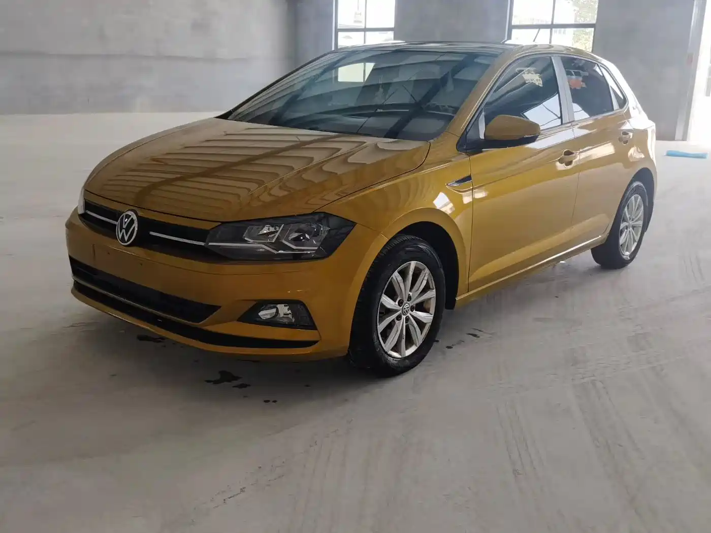 Volkswagen Polo 2019 Plus 1.5L Automatic Colorful Tech Edition фото 3