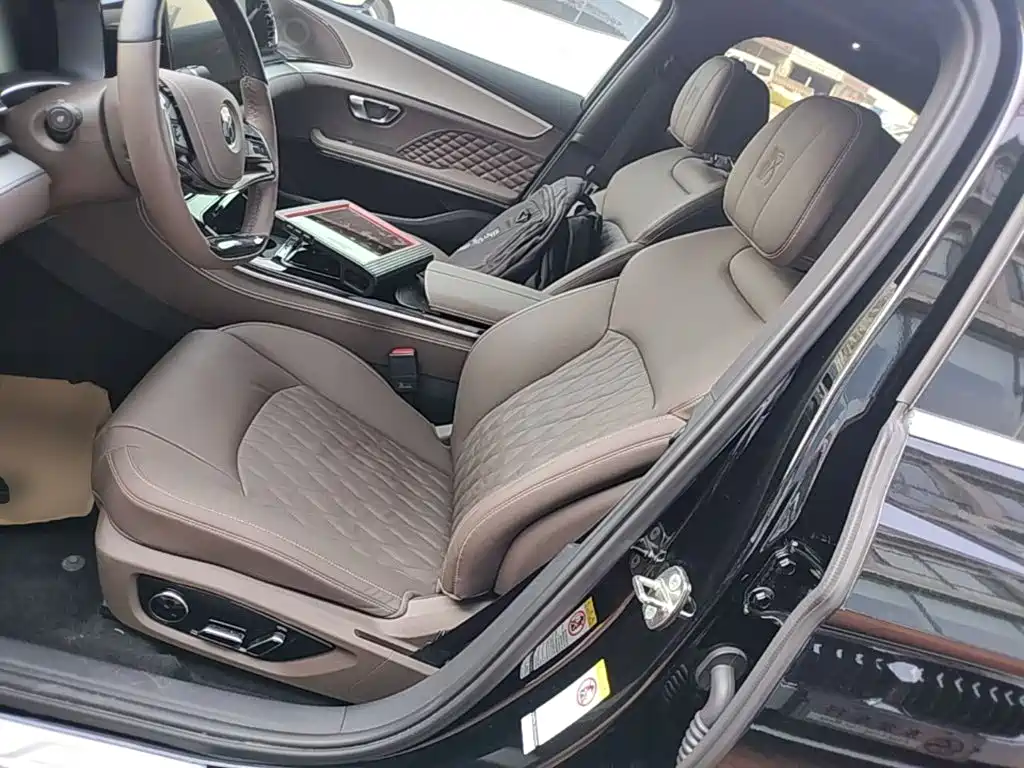 Фото 15 - BYD Han