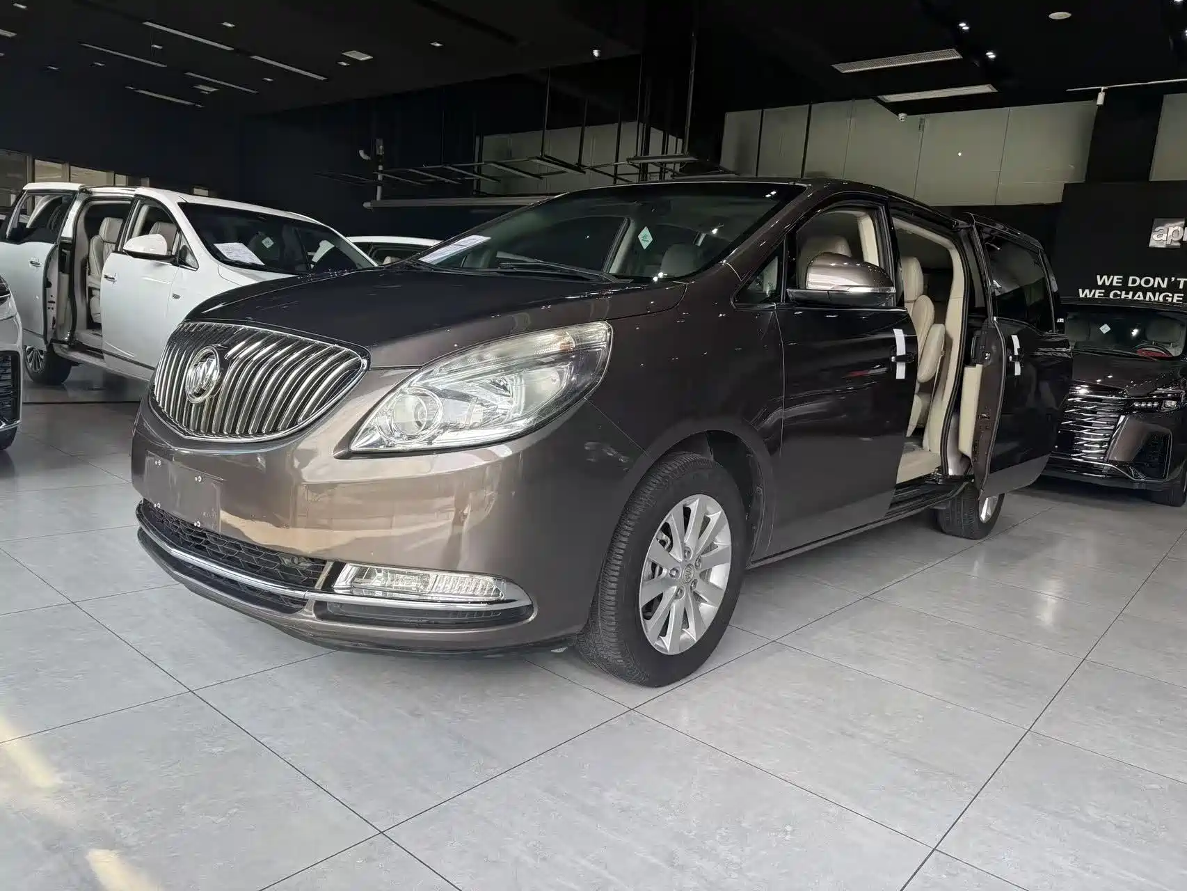 Фото 2 - Buick GL8