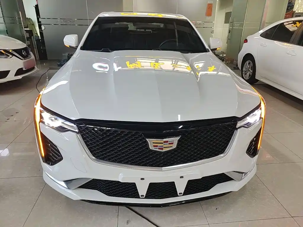 Cadillac CT4 2022 2022 28T Fashion Style