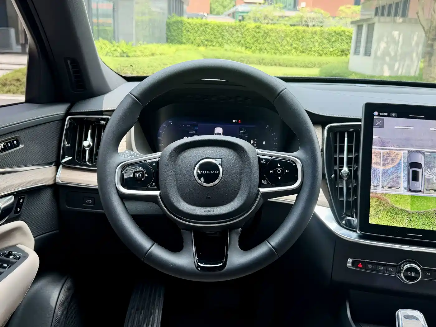 Volvo XC90 2025 2025 Facelift B6 Smart Elegance Luxury 6-seater