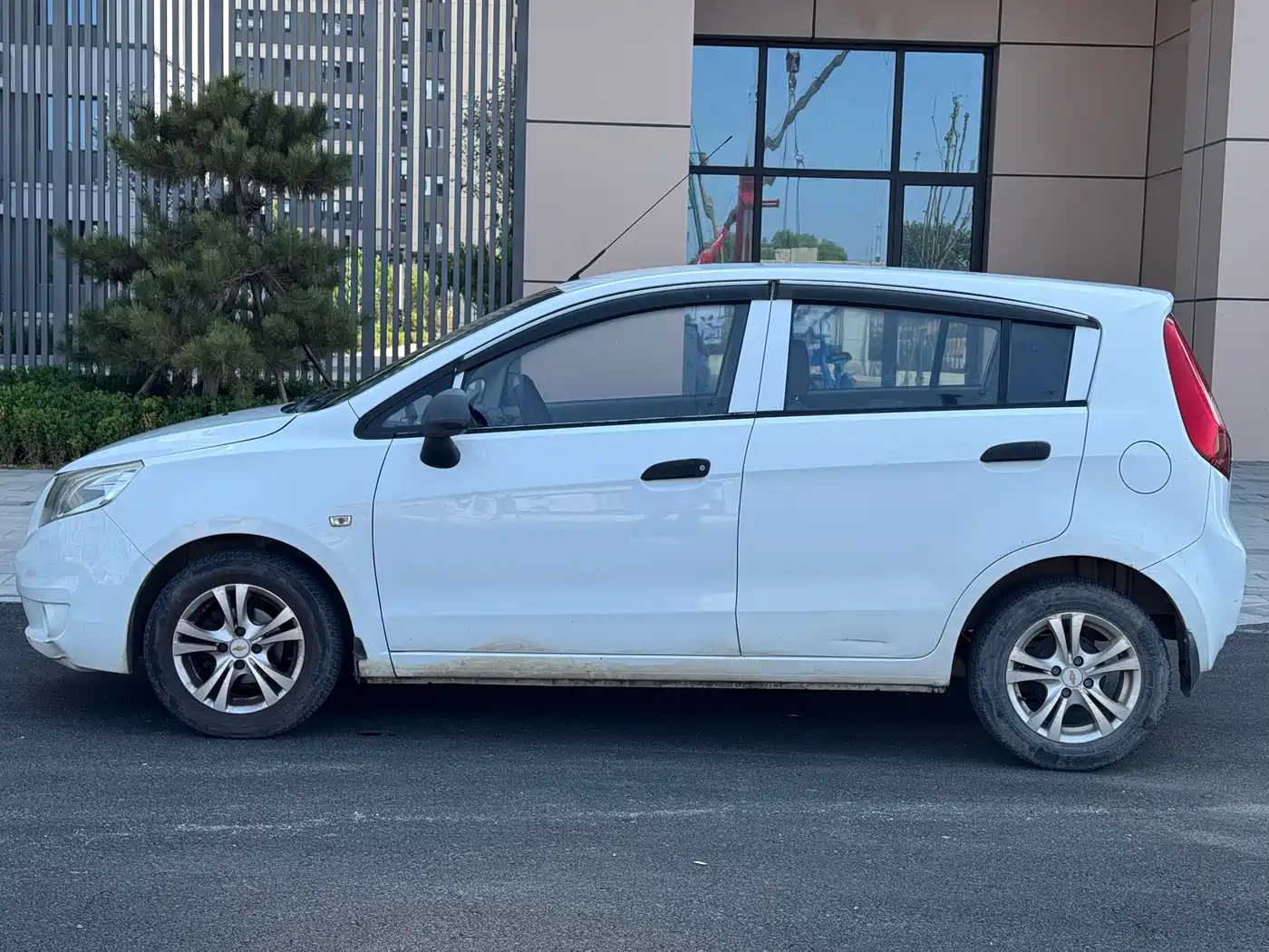 Chevrolet Sail 2012 2010 Sedan 1.2L AMT Ideal Version