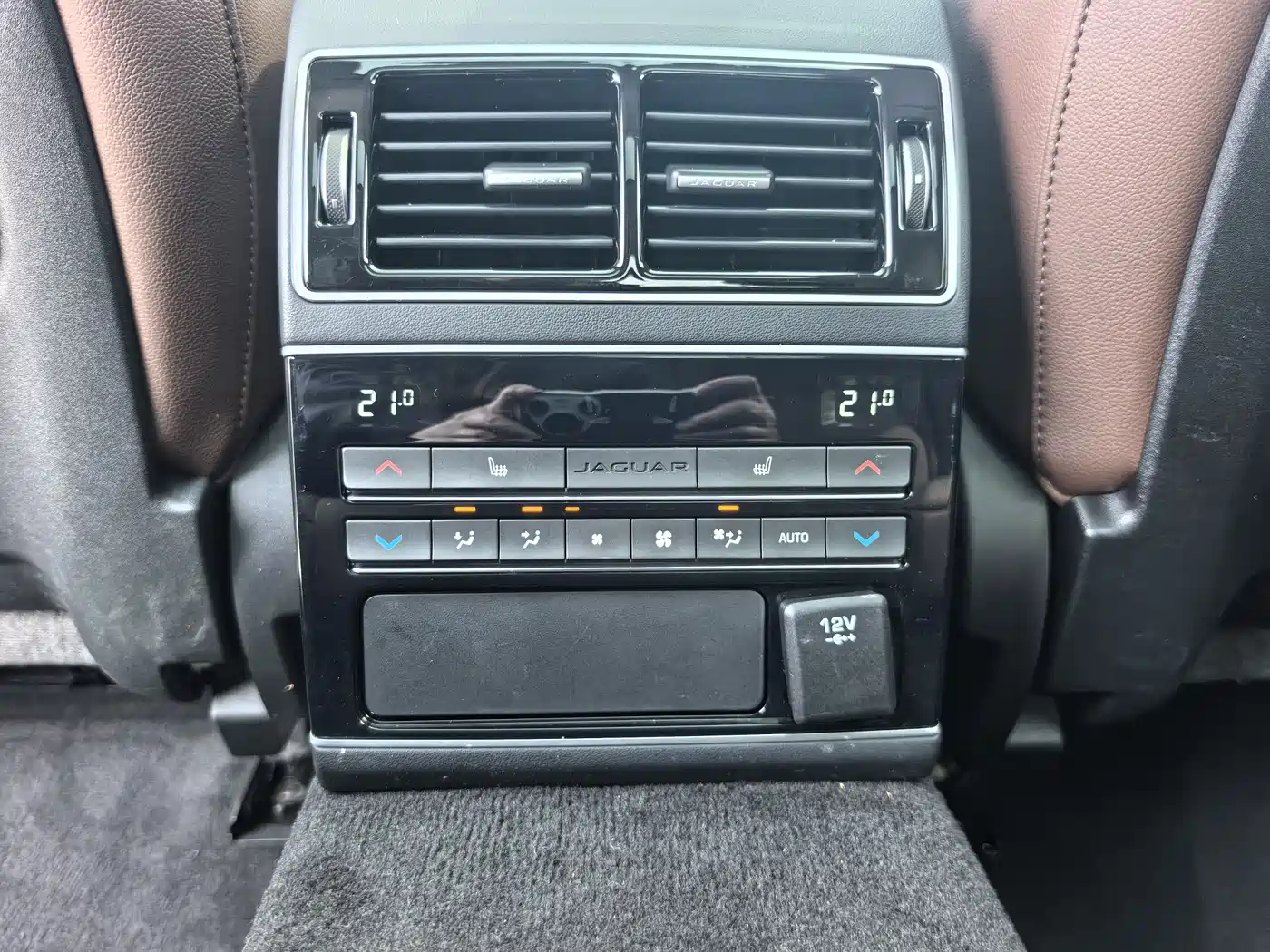 Jaguar XFL 2017 XFL 2.0T 240PS Luxury Edition фото 13