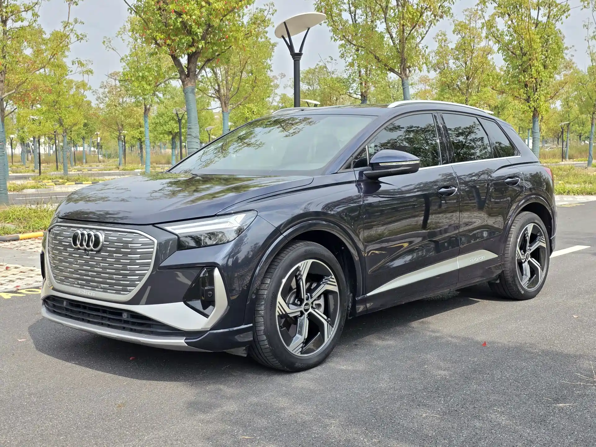 Photo 1 - Audi Q4 e-tron