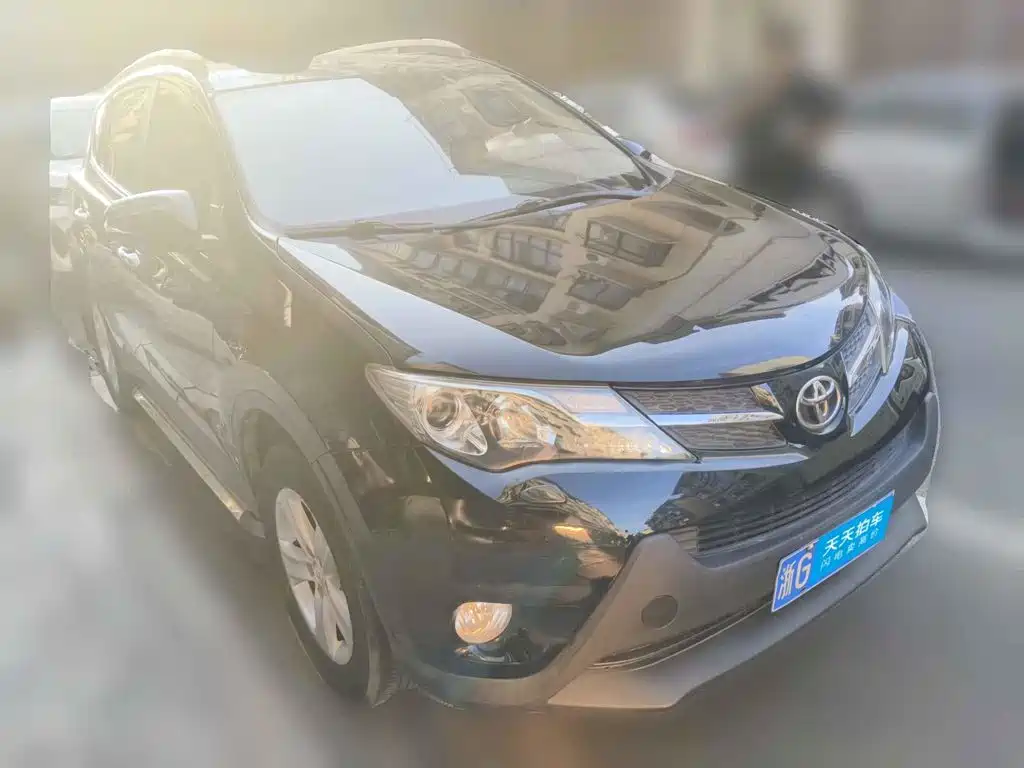 Photo 3 - Toyota RAV4