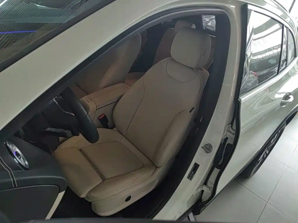 Mercedes-Benz GLA 2024 2023 GLA 220