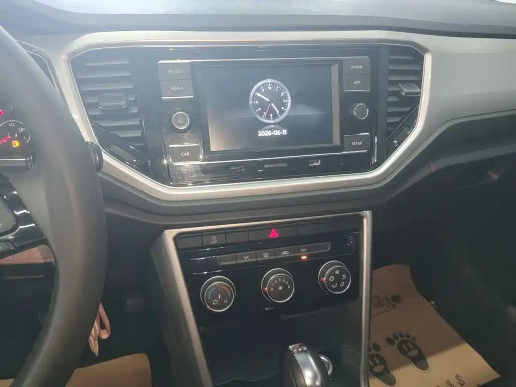 VOLKSWAGEN T-ROC EXPLORING SONGS