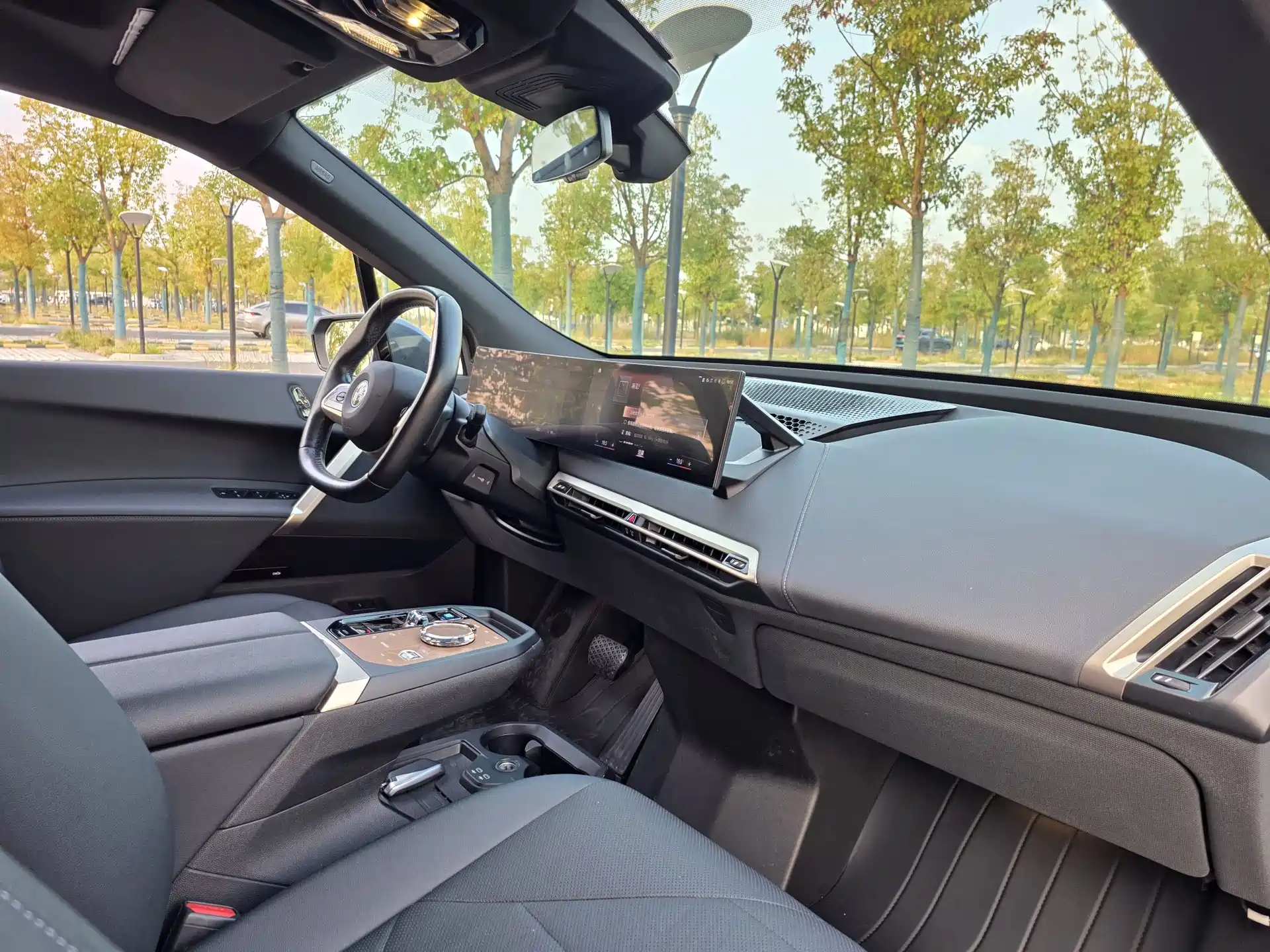 Photo 20 - BMW iX