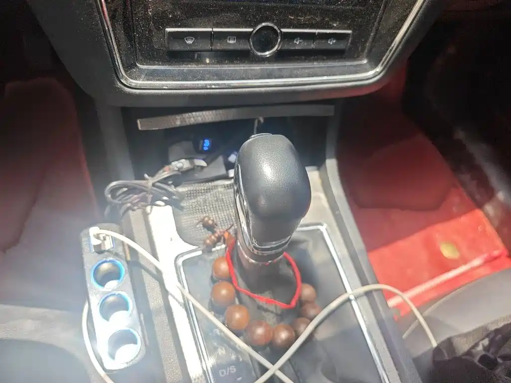 Roewe i6 2022 2020 PLUS 1.6L CVT 4G Connected Glory Flagship Edition