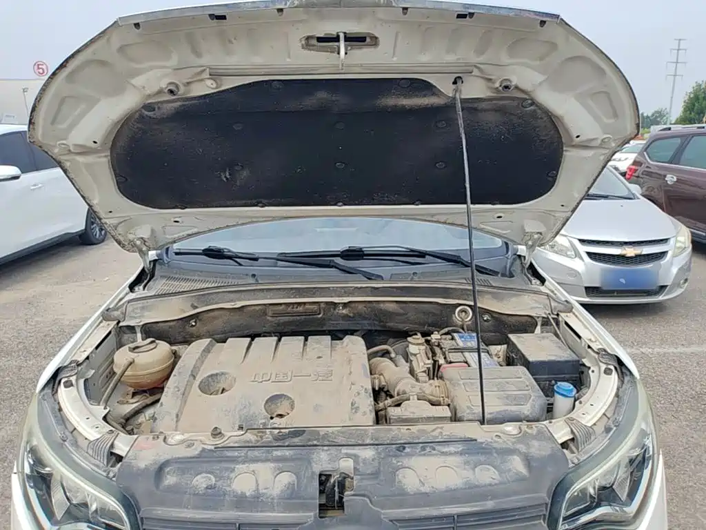 FAW Senya R7 2016 2016 1.6L Manual Luxury