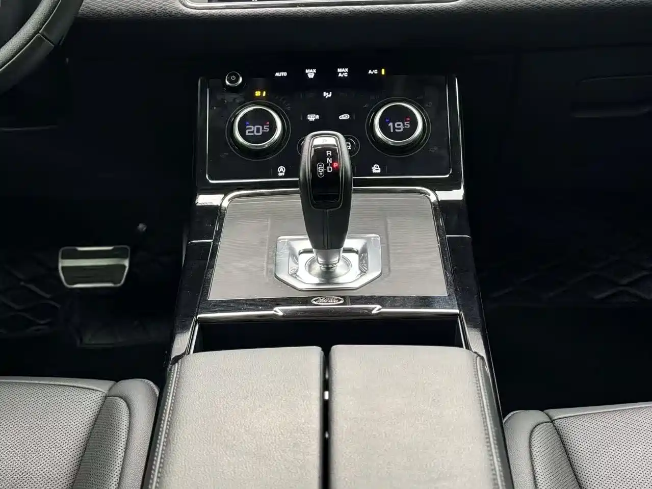 Land Rover Range Rover Evoque 2023 Range Rover Evoque L 200PS Elite Edition фото 14