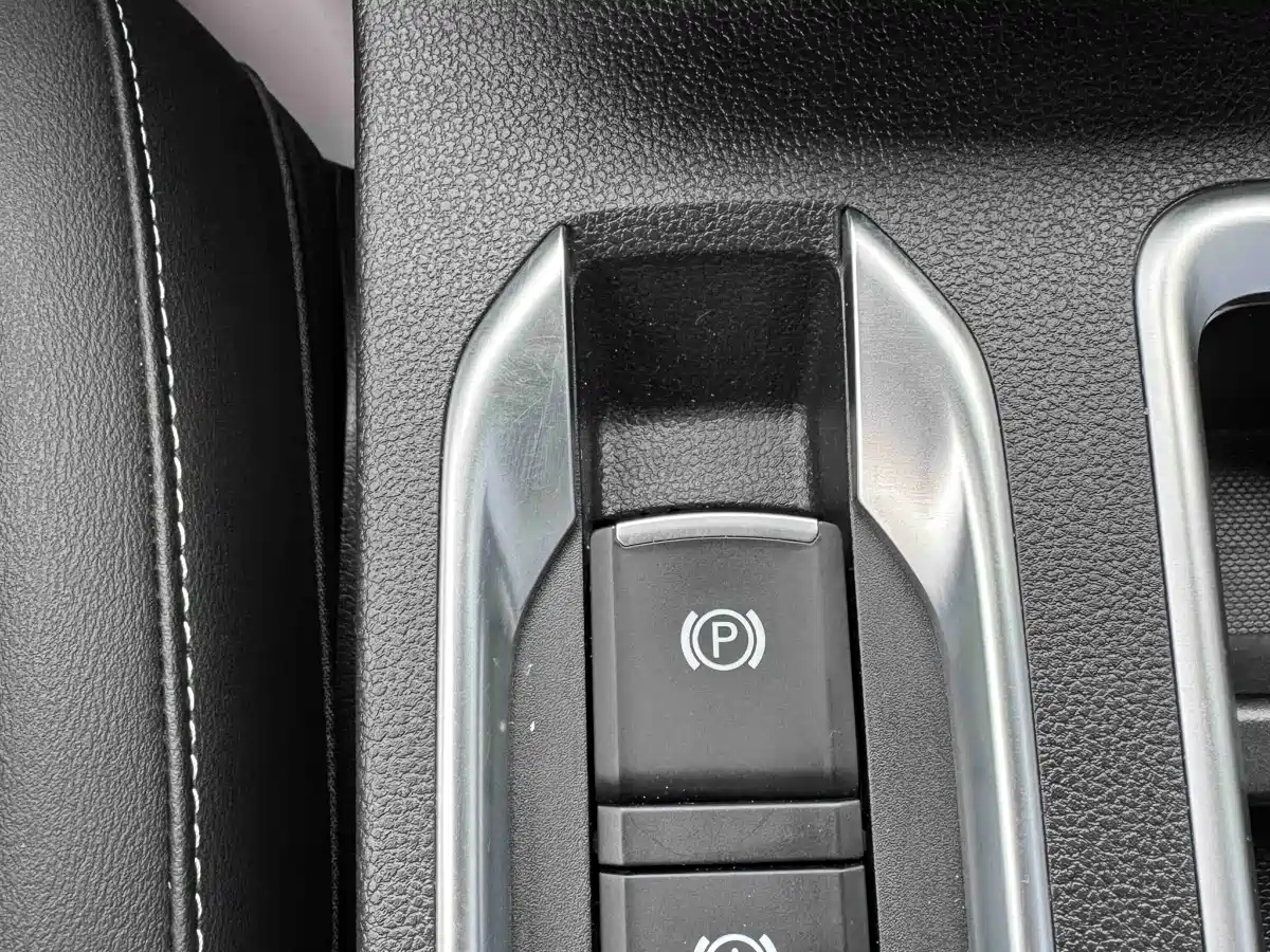Haval M6 2023 PLUS 1.5T Manual Luxury Smart Connect фото 18