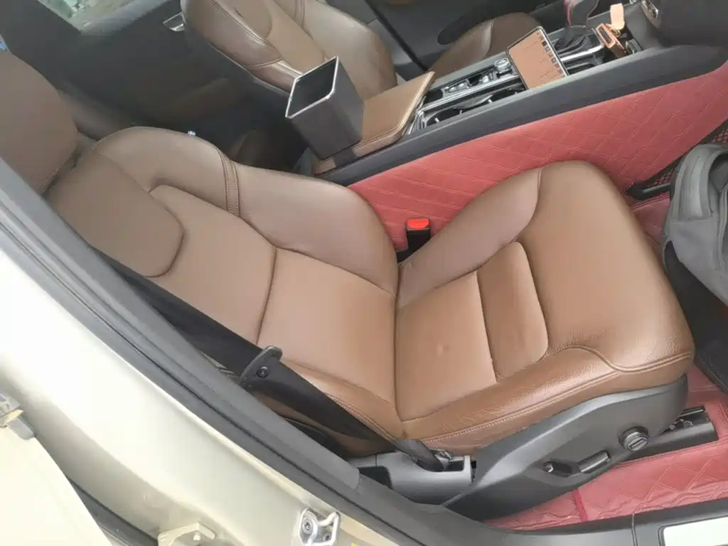 Фото 25 - Volvo XC60