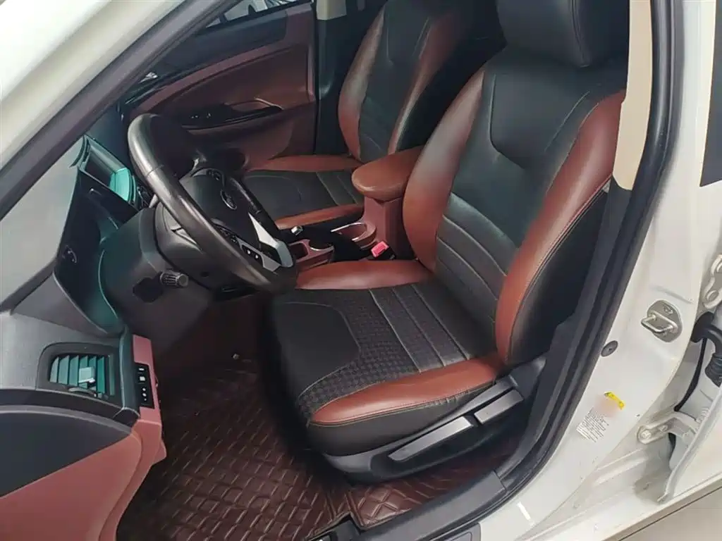 BYD Surui 2015 1.5L Manual Luxury фото 15