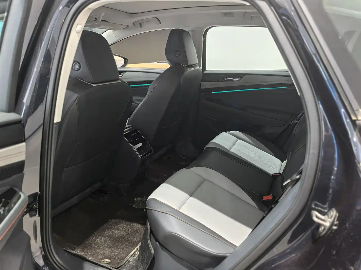 VOLKSWAGEN ID.7 VIZZION