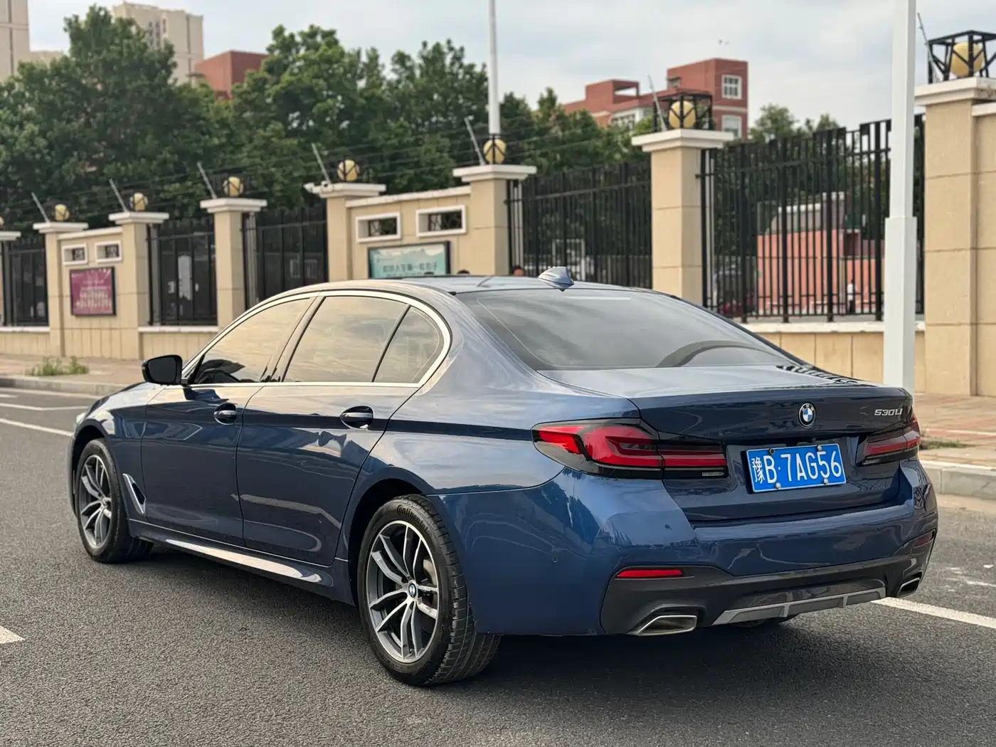 BMW 5-SERIES