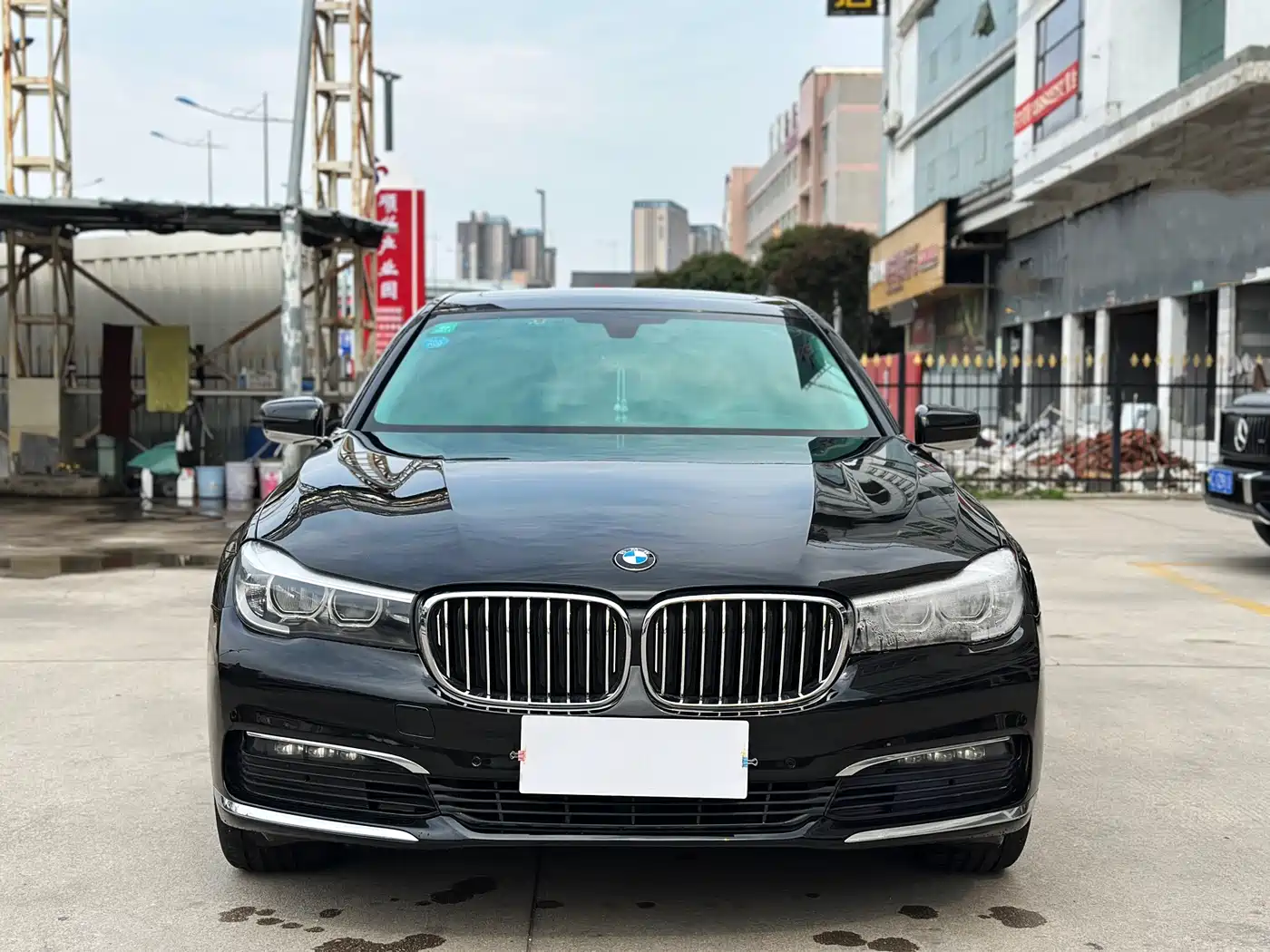 BMW 7 Series 2016 730Li Leading фото 2