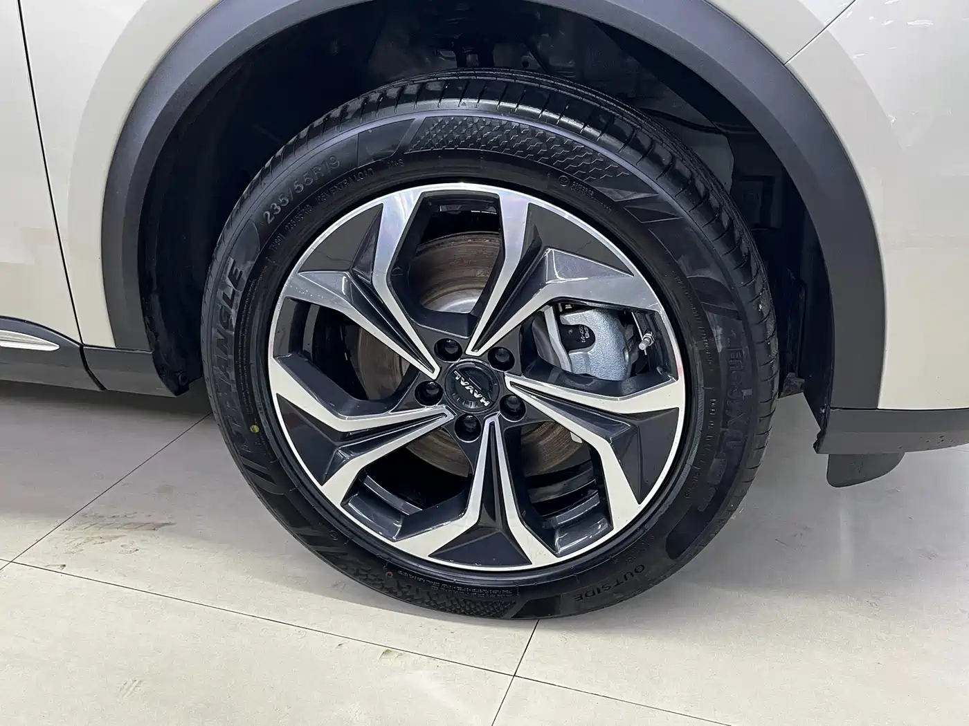Haval Xiaolong MAX 2023 2023 1.5L Hi4 105 4WD Pilot Edition
