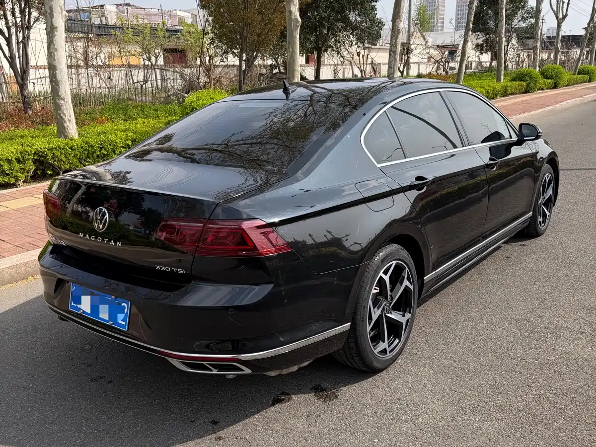 Volkswagen Magotan 2023 Model 2 Million Commemorative Edition 330TSI DSG Luxury фото 12