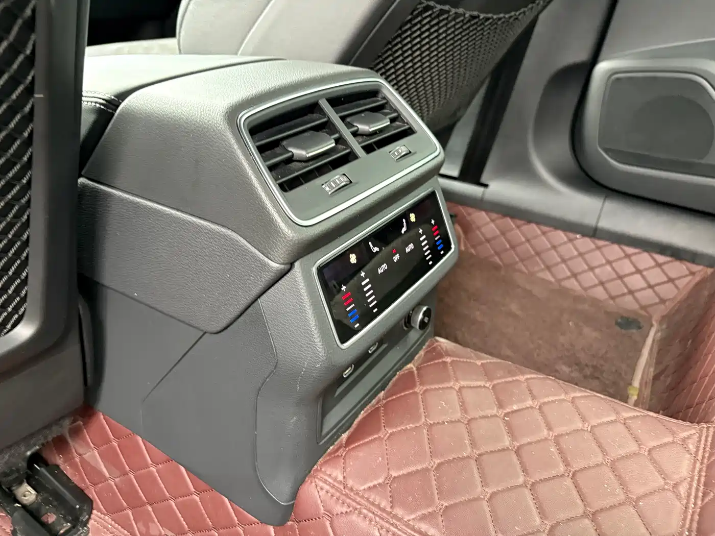 Audi A6L 2024 45 TFSI Premium Dynamic фото 16