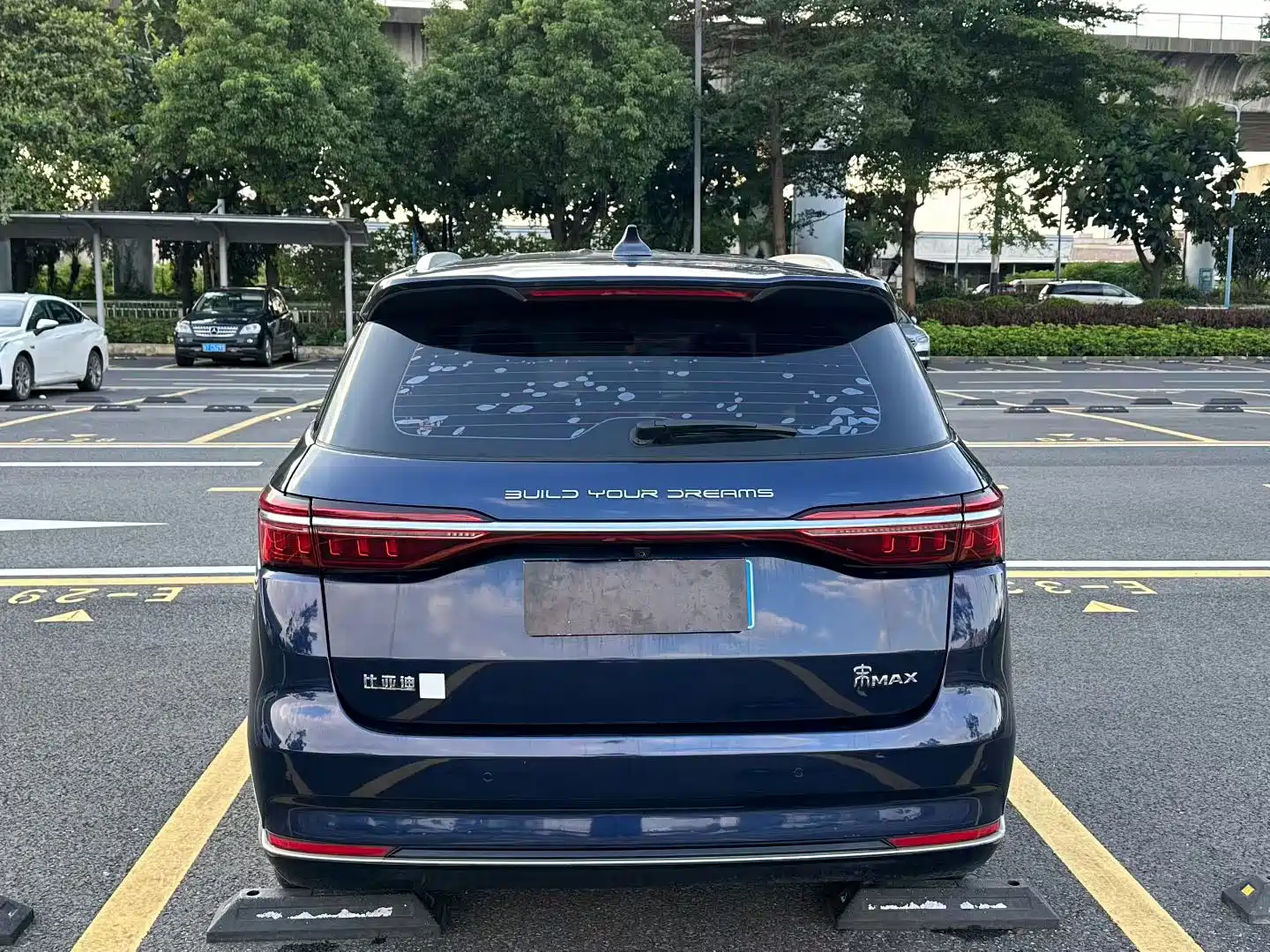 Фото 5 - BYD Song MAX