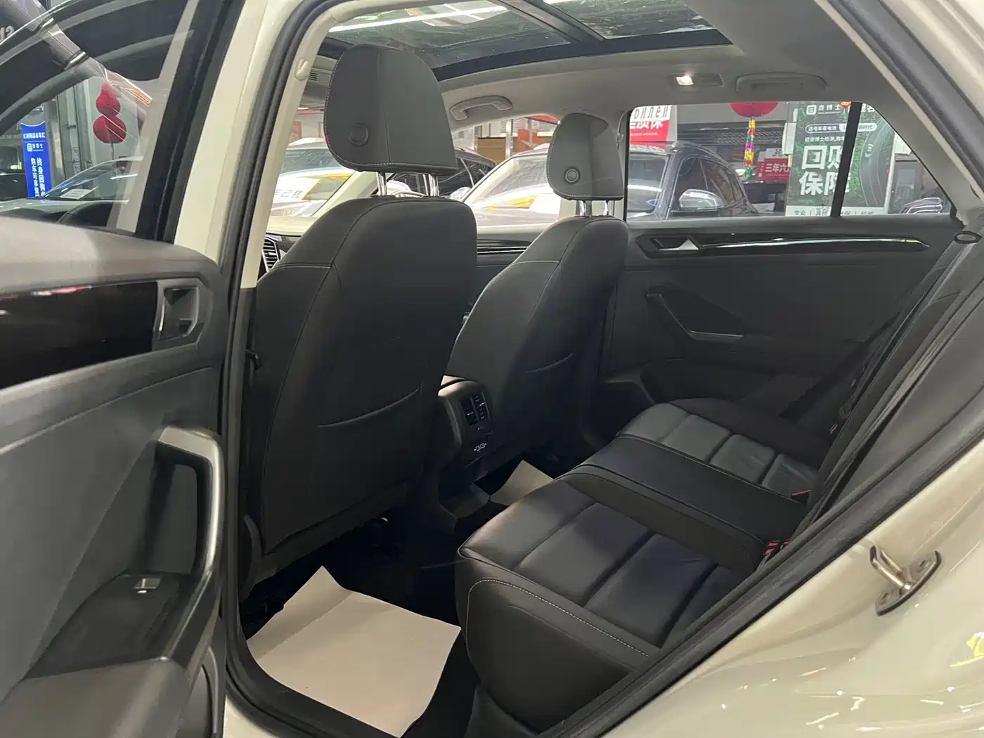 Volkswagen T-Roc, миниатюра 6