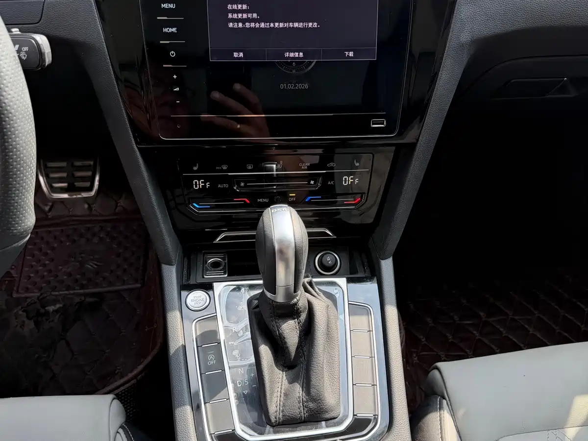 Volkswagen Magotan 2023 Model 2 Million Commemorative Edition 330TSI DSG Luxury фото 7