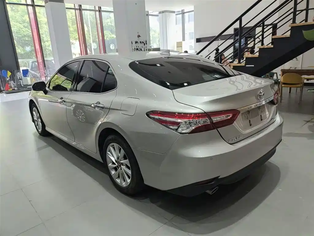 Toyota Camry 2021 2.0G Luxury Edition фото 5