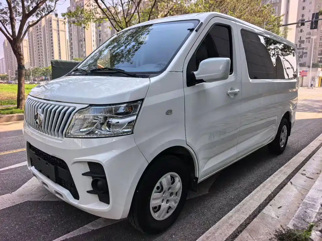 Changan Kaicheng Changan Ruixing EM60 2024 2023 Pure Electric Passenger Van 4525mm Vehicle Length Flat Roof Liftgate 6 seats 60kW 41.86kWh