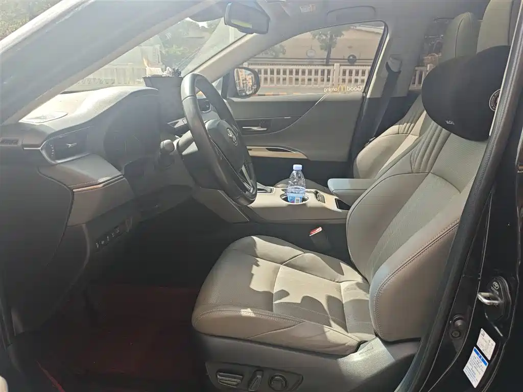 Toyota Lingfang HARRIER 2023 2022 Hybrid 2.5L CVT 4WD Premium Edition