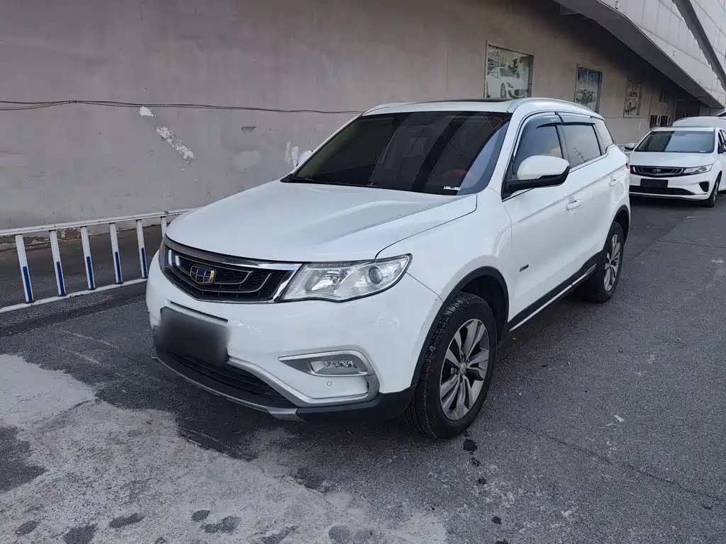 Фото 2 - Geely Atlas