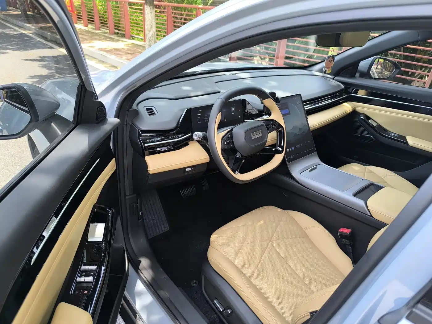 Geely Galaxy Galaxy L6 2024 125km PLUS Soaring Dragon Edition фото 10