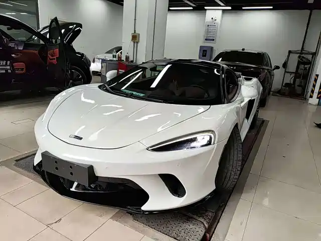 McLaren GT 4.0T, Стандарт