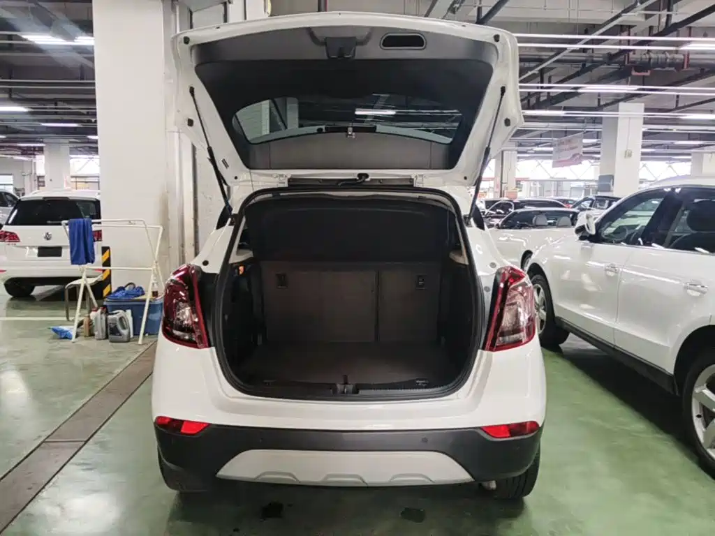 Фото 19 - Buick Encore