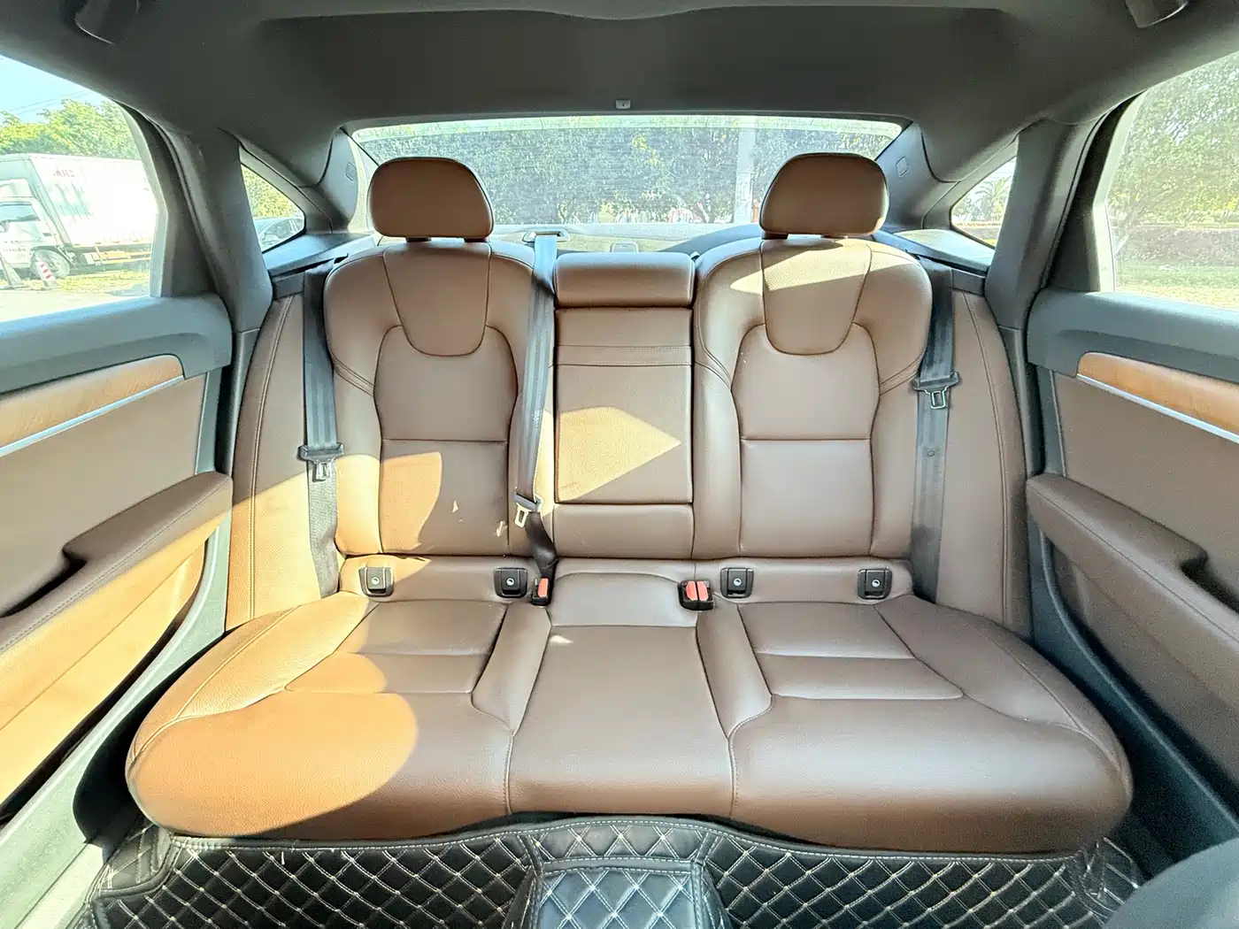 Фото 24 - Volvo S90