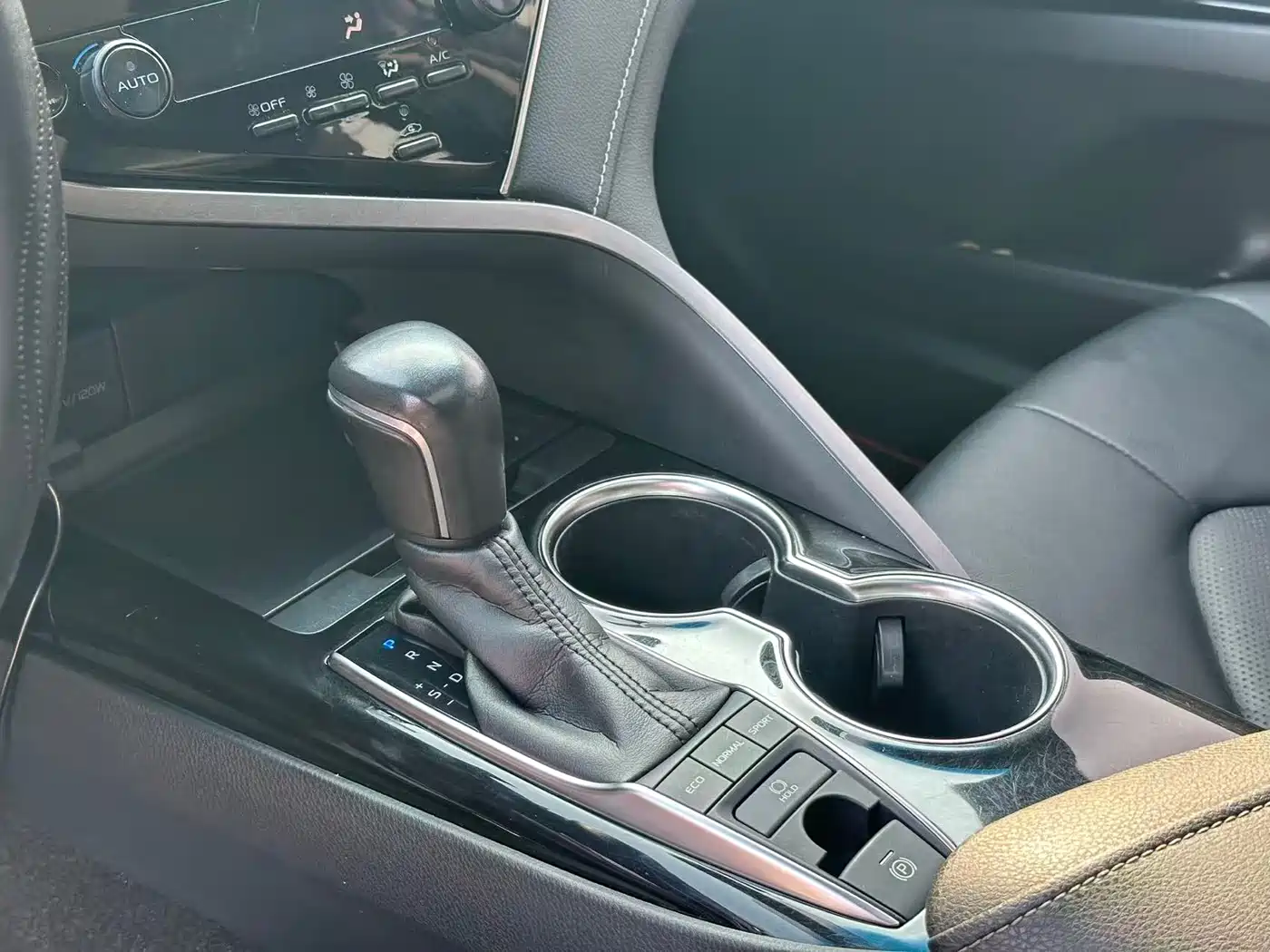 Toyota Camry 2018 2.5S Trend Edition фото 15