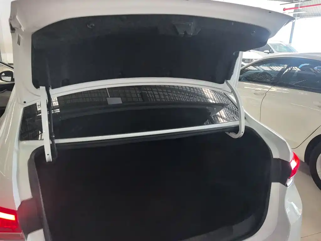 Фото 15 - Buick Excelle