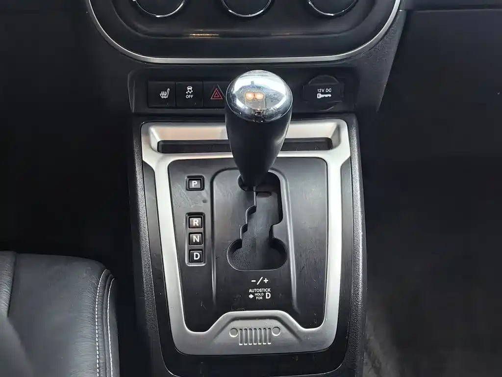 Фото 13 - Jeep Compass (Import)