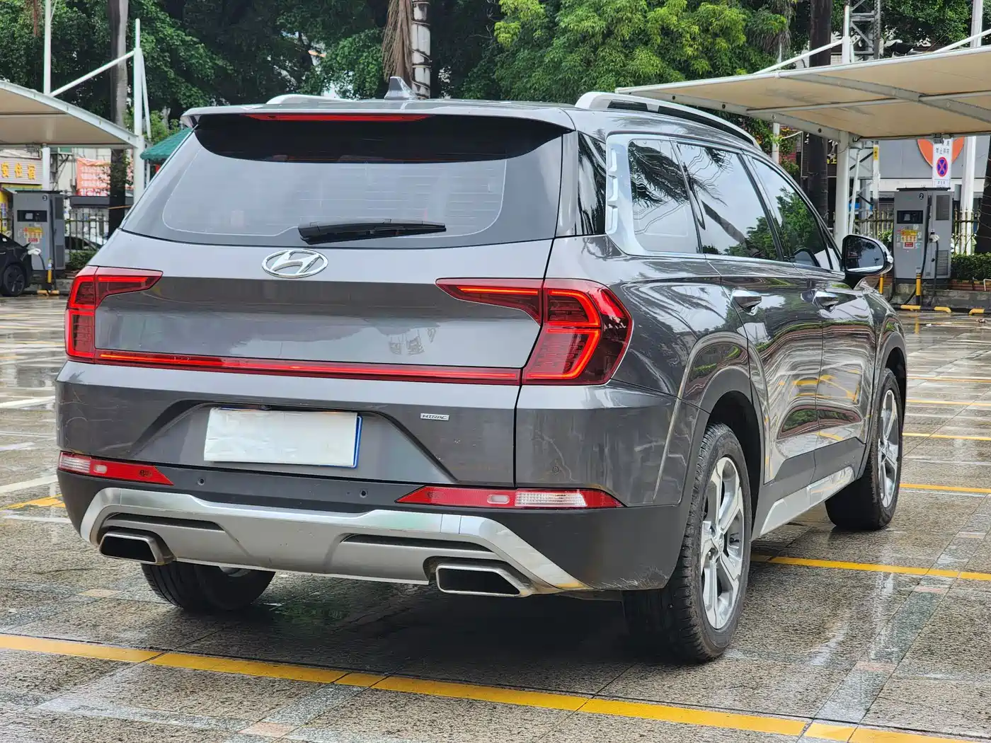 Фото 7 - Hyundai Santa Fe