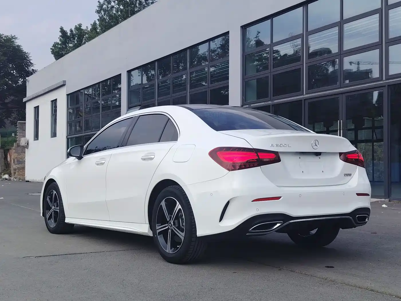 Mercedes-Benz A-Class 2024 A 200 L Fashion Edition фото 9