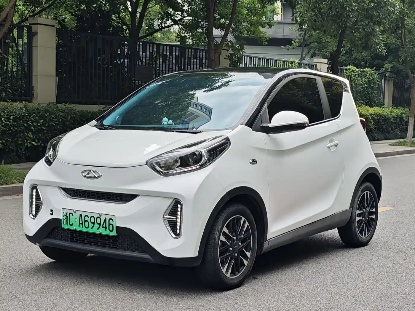 QQ New Energy Little Ant 2022 Sweet Pink Edition Full Sugar Version LFP Lithium 30kW 301km