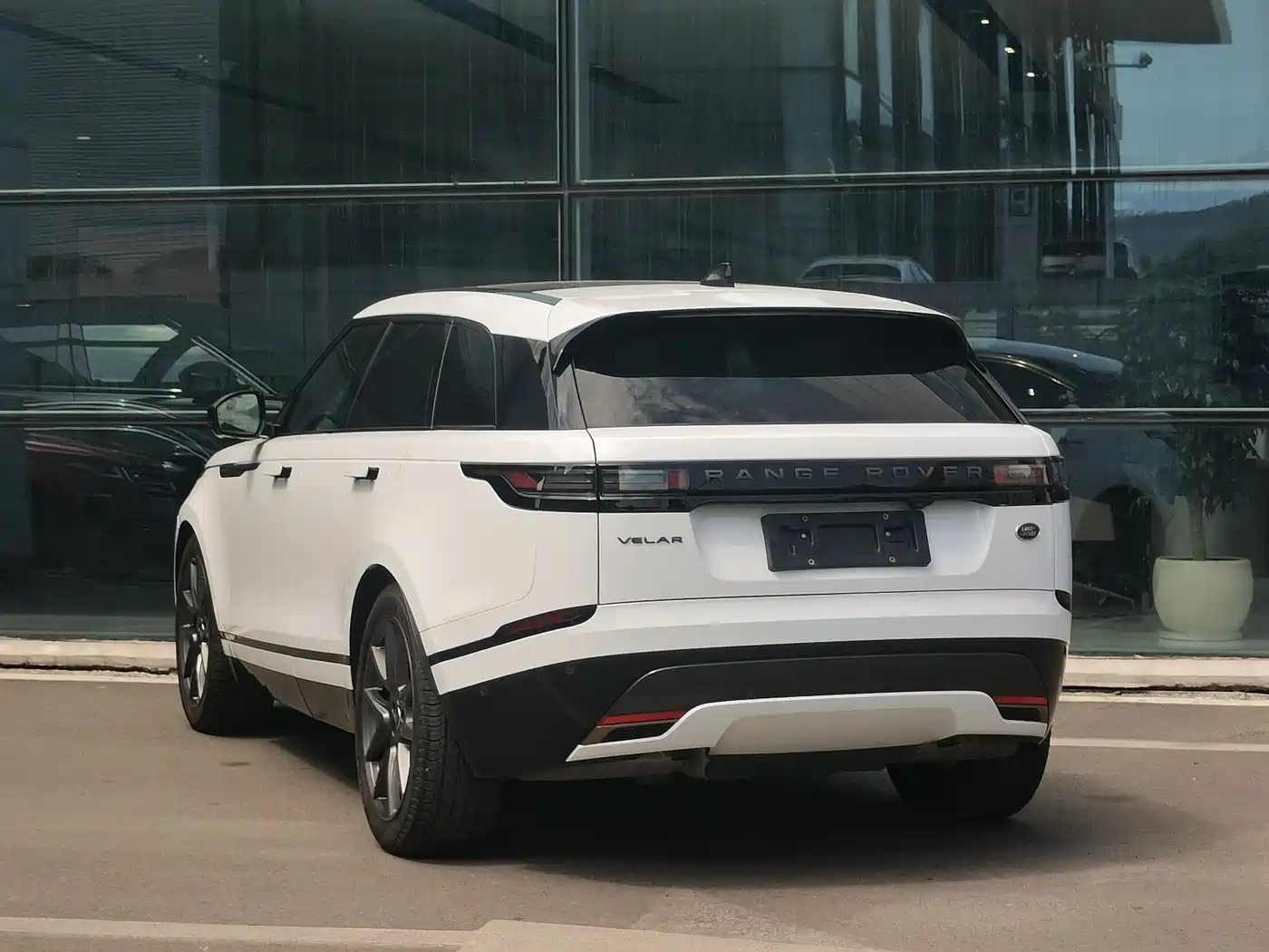Land Rover Range Rover Velar 2025 Dynamic HSE фото 6