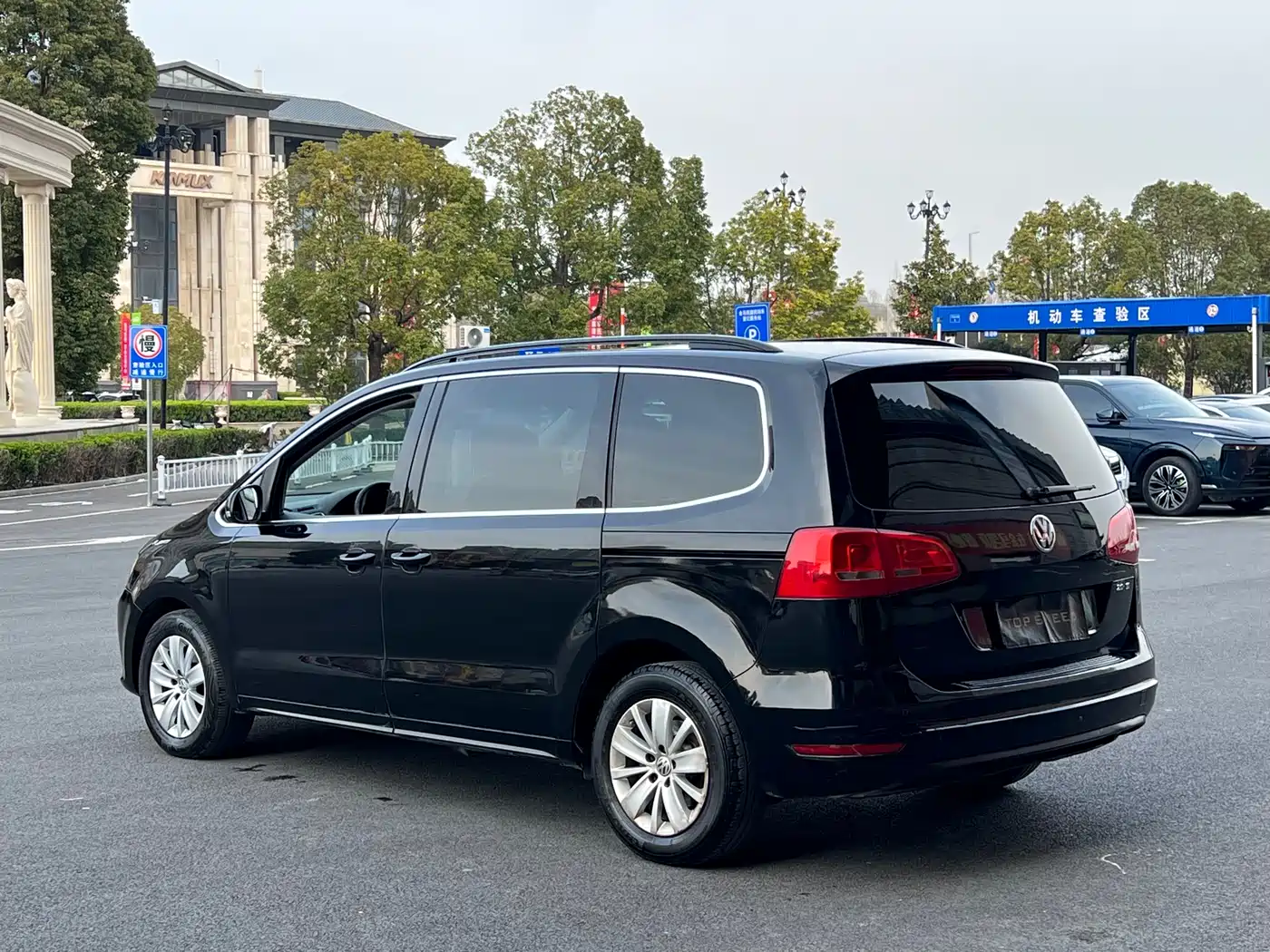 Volkswagen Sharan 2013 2.0TSI Comfort фото 6