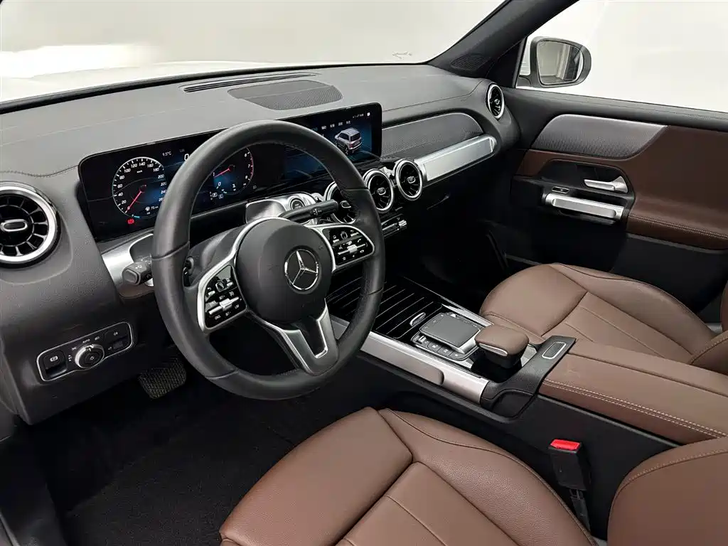 MERCEDES-BENZ GLB